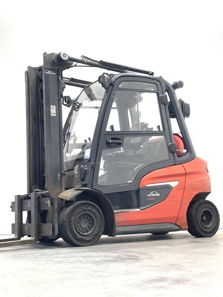 Linde H25T-01 Камиони с АГУ