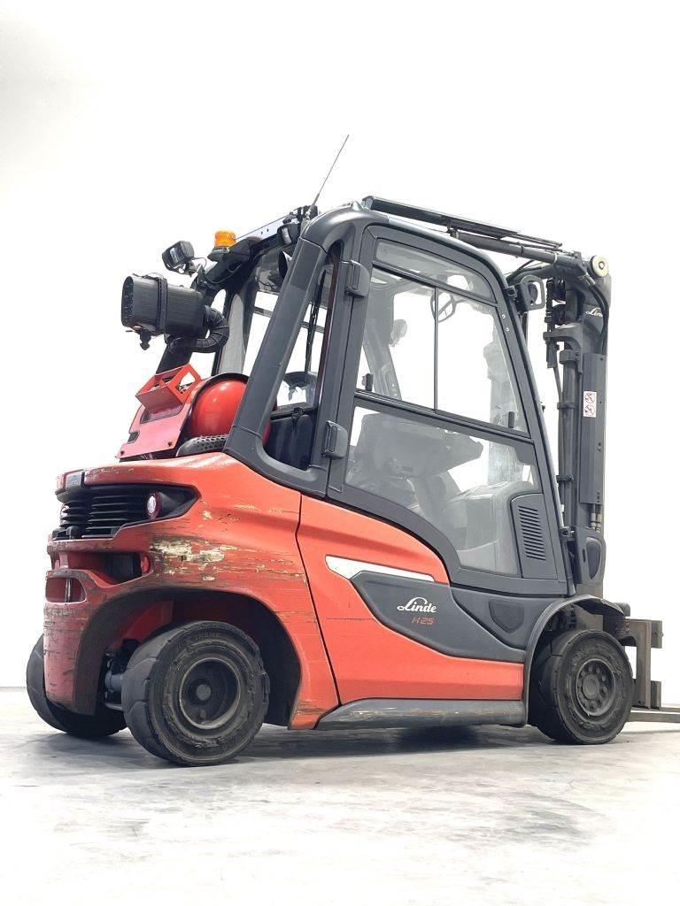 Linde H25T-01 Камиони с АГУ