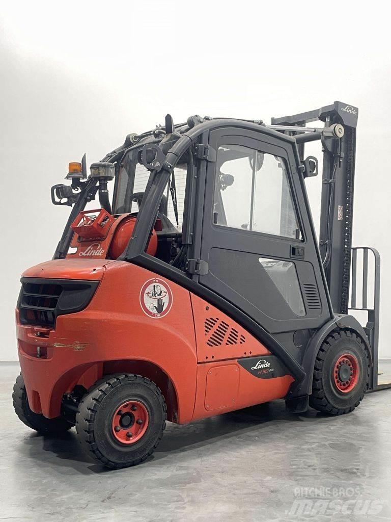 Linde H30T-02-393 Камиони с АГУ