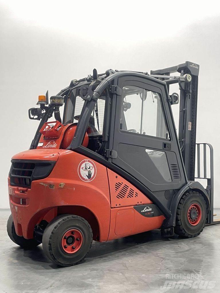 Linde H30T-02-393 Камиони с АГУ