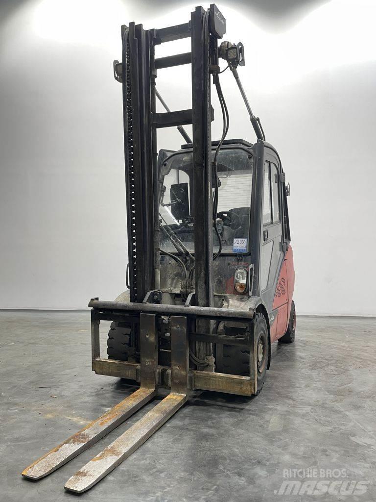 Linde H35T-02-393 Камиони с АГУ