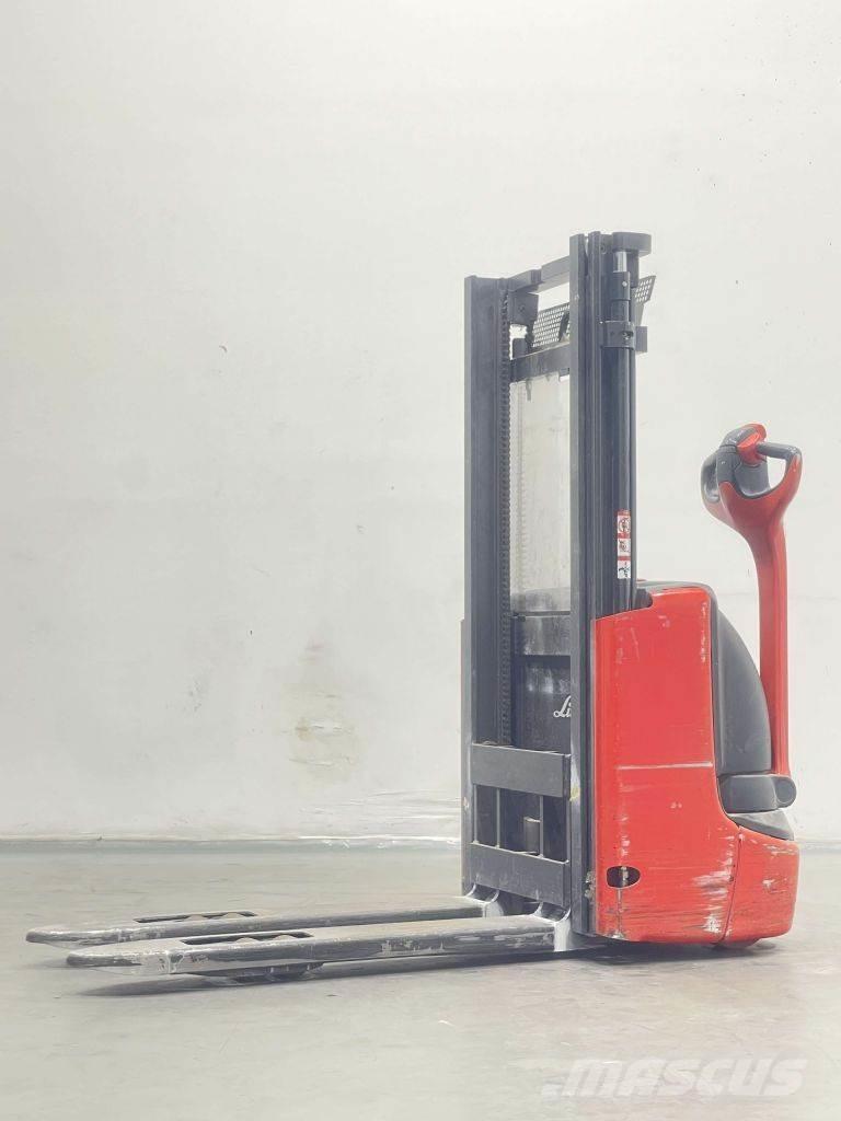 Linde L10B-1172 Колички високоповдигачи с теглич
