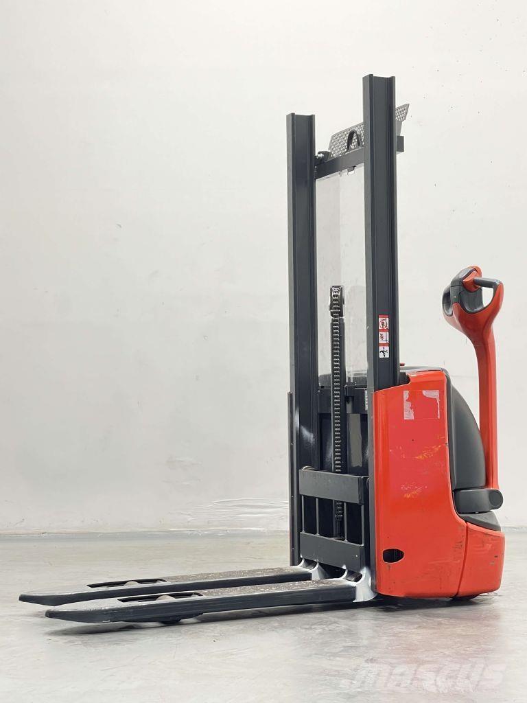 Linde L10B-1172 Колички високоповдигачи с теглич