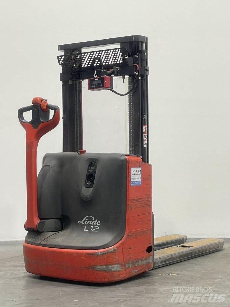 Linde L12 Колички високоповдигачи с теглич