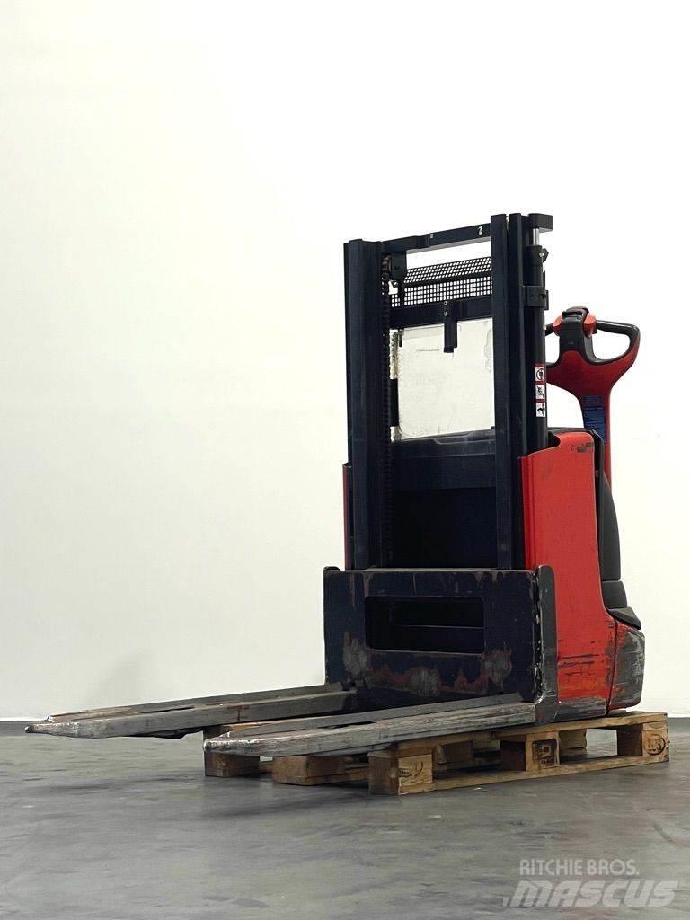 Linde L12-1172 Колички високоповдигачи с теглич