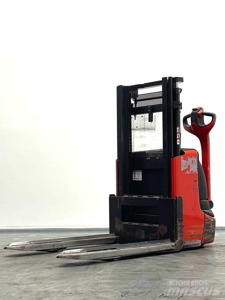 Linde L12-1172 Колички високоповдигачи с теглич