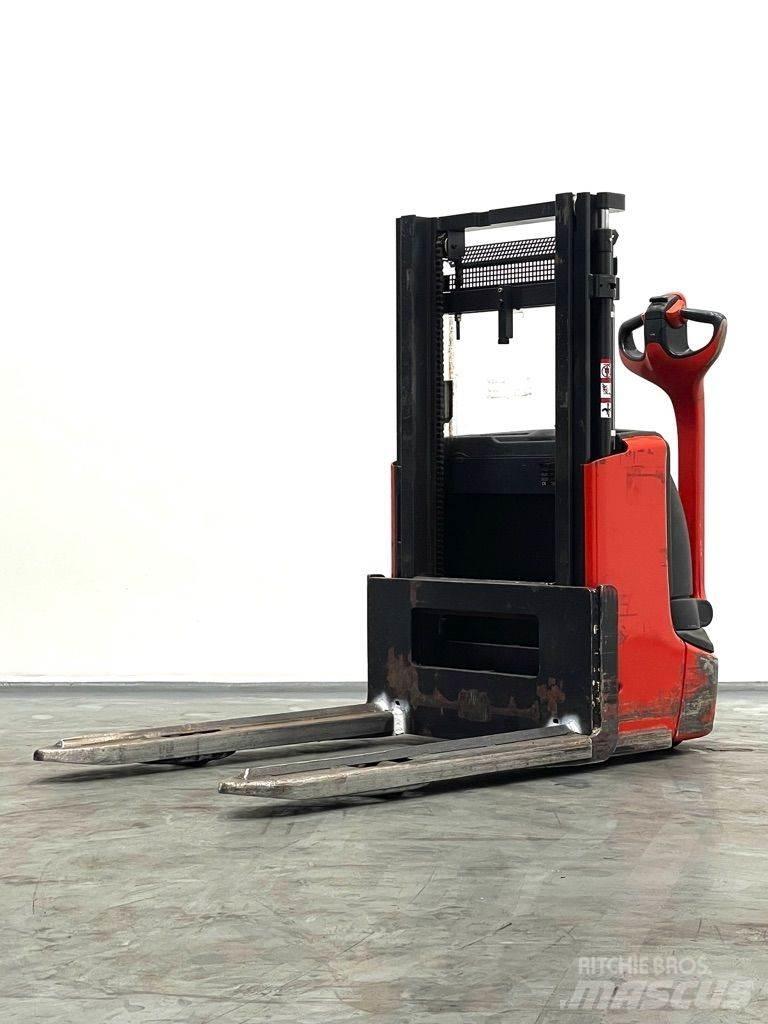 Linde L12-1172 Колички високоповдигачи с теглич