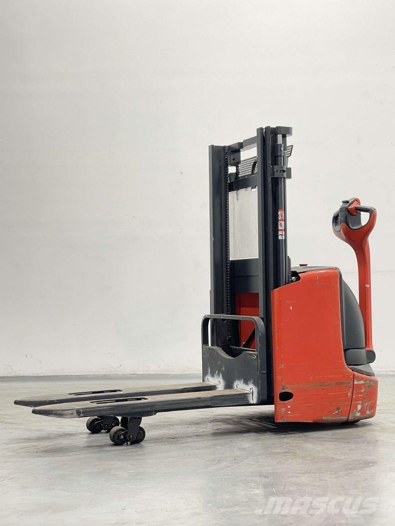 Linde L12i-1172 Колички високоповдигачи с теглич