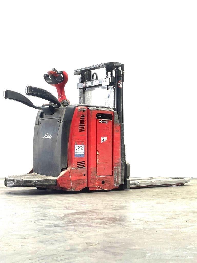 Linde L12LAP-133 Колички високоповдигачи с теглич