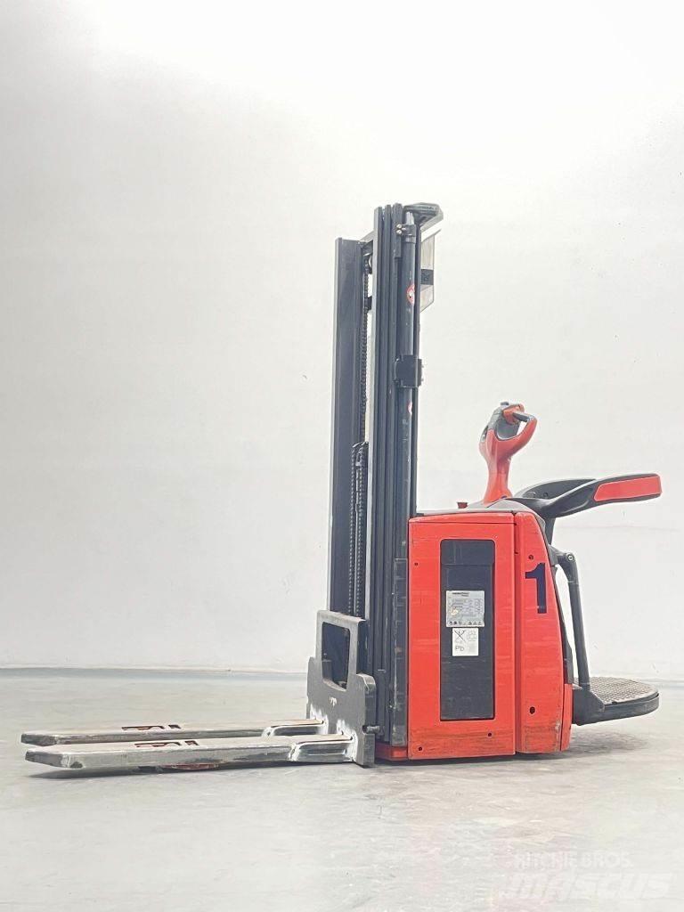 Linde L14AP-1173 Колички високоповдигачи с теглич