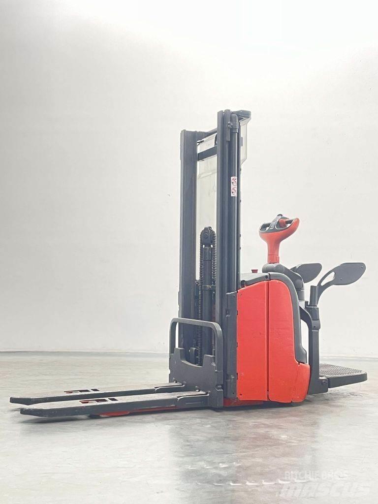Linde L14AP-372 Колички високоповдигачи с теглич