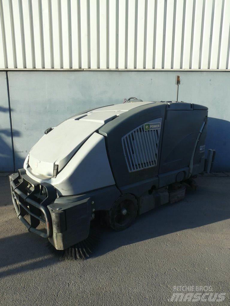 Nilfisk CS7000 1200B Автоматични метачки с четки