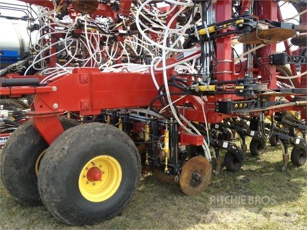 Bourgault 3310 Редосеялки