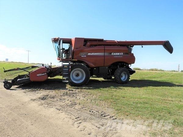 Case IH 8230 Комбайни