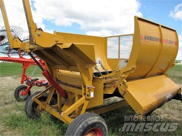 Haybuster 2650 Резачки за бали, резачки и машини за отмотаване на бали