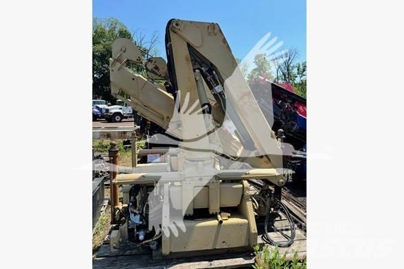 Hiab 8108-2 Каранове за дървен материал
