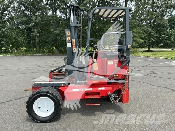 Moffett M5500P Моторизирани високоповдигачи с открити платформи