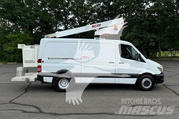 Skyvan UVN35A Моторизирани платформи с талига