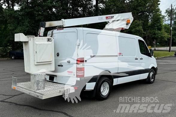 Skyvan UVN35A Моторизирани платформи с талига