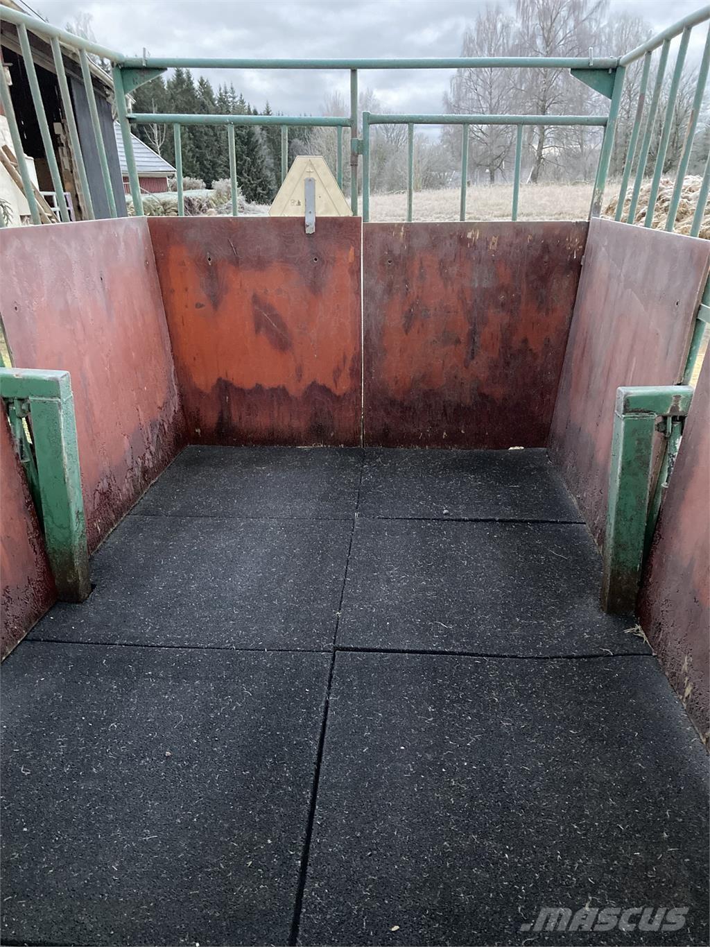  DJURVAGN Други товарещи и копаещи и аксесоари