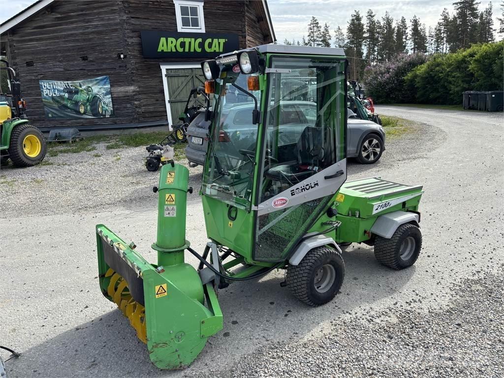 Egholm 2100 med Redskap Комунални съоражения