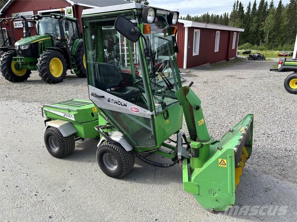 Egholm 2100 med Redskap Комунални съоражения