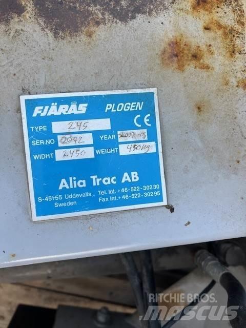 Fjärås 245 VIKPLOG Снегочистачки