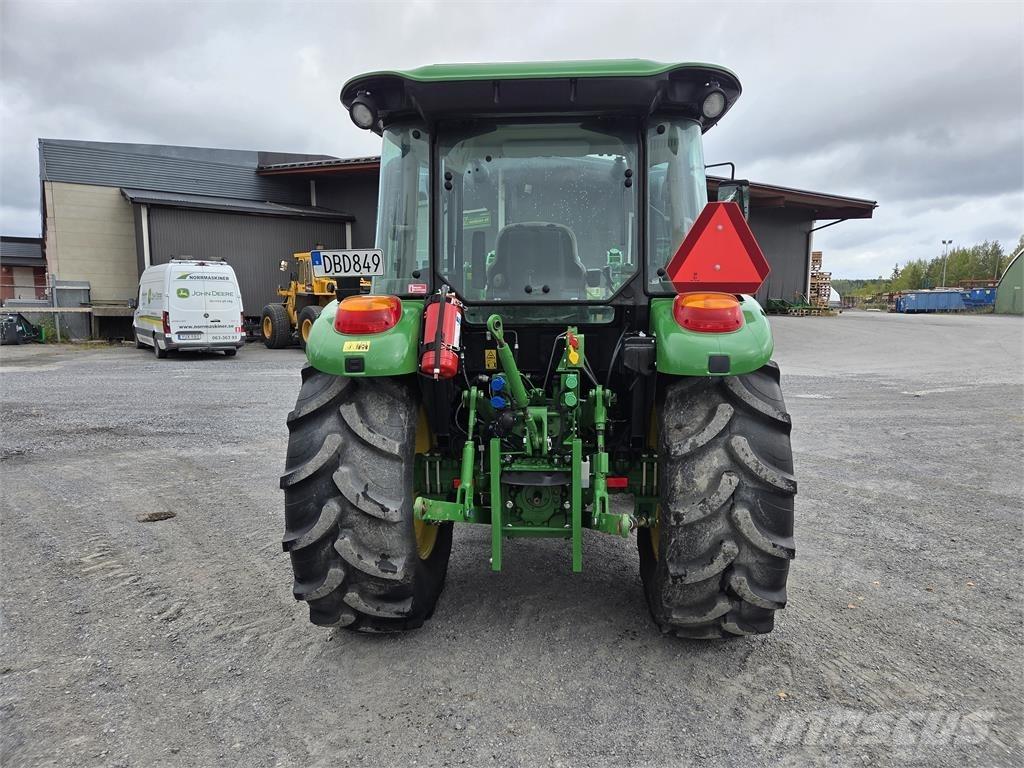 John Deere 5075E Трактори