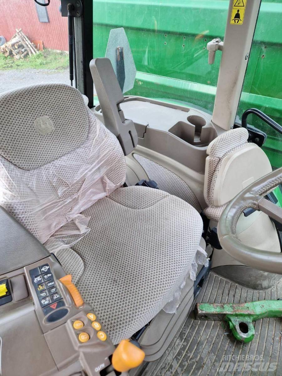 John Deere 5125 R Трактори