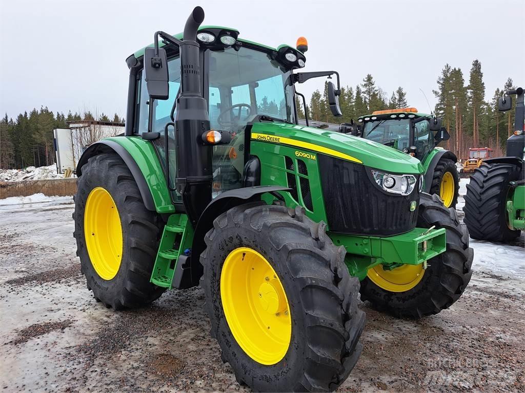 John Deere 6090M Трактори
