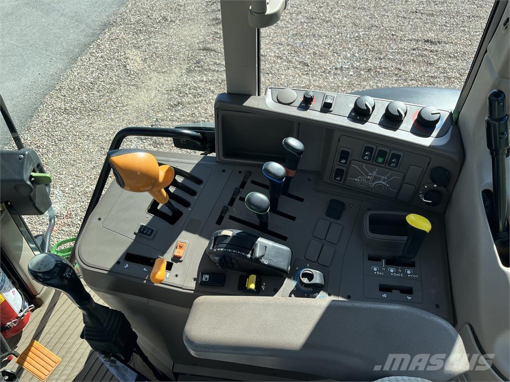 John Deere 6125M Трактори