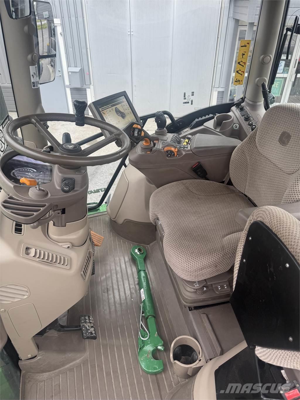 John Deere 6130R Трактори