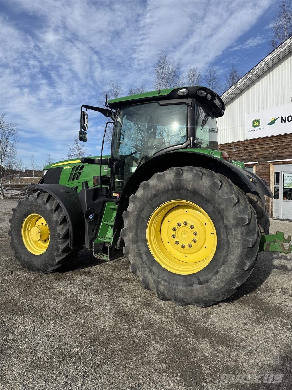 John Deere 6215R Трактори