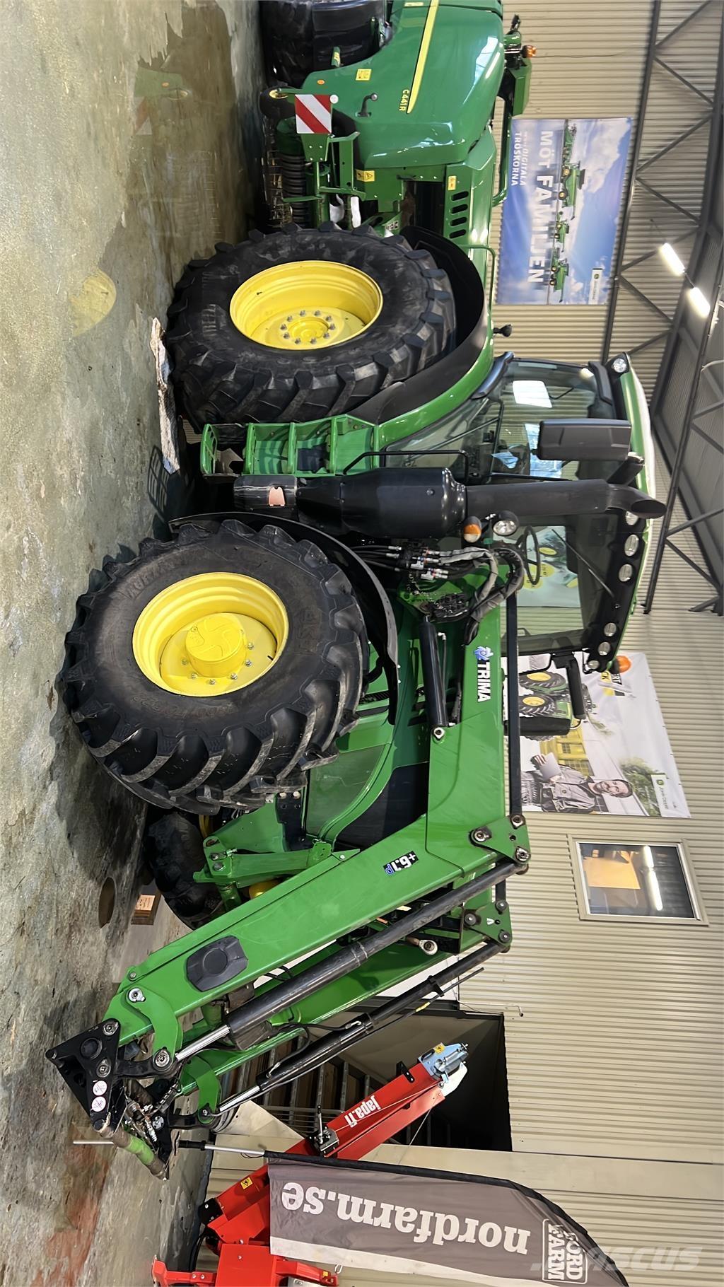 John Deere 6215R Трактори