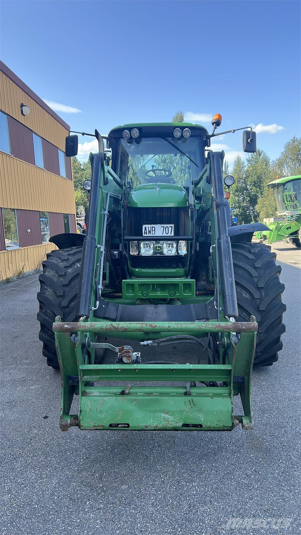 John Deere 7530 Premium Трактори