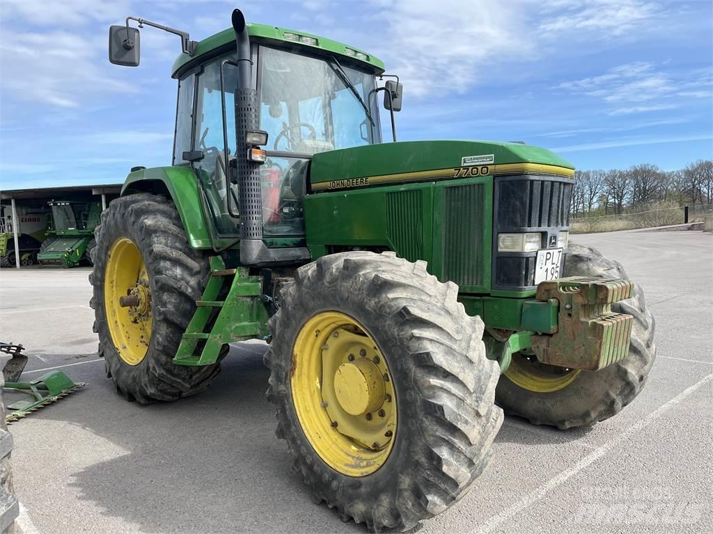 John Deere 7700 Трактори