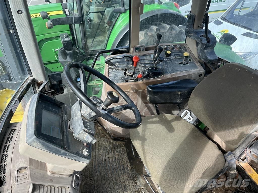 John Deere 7700 Трактори