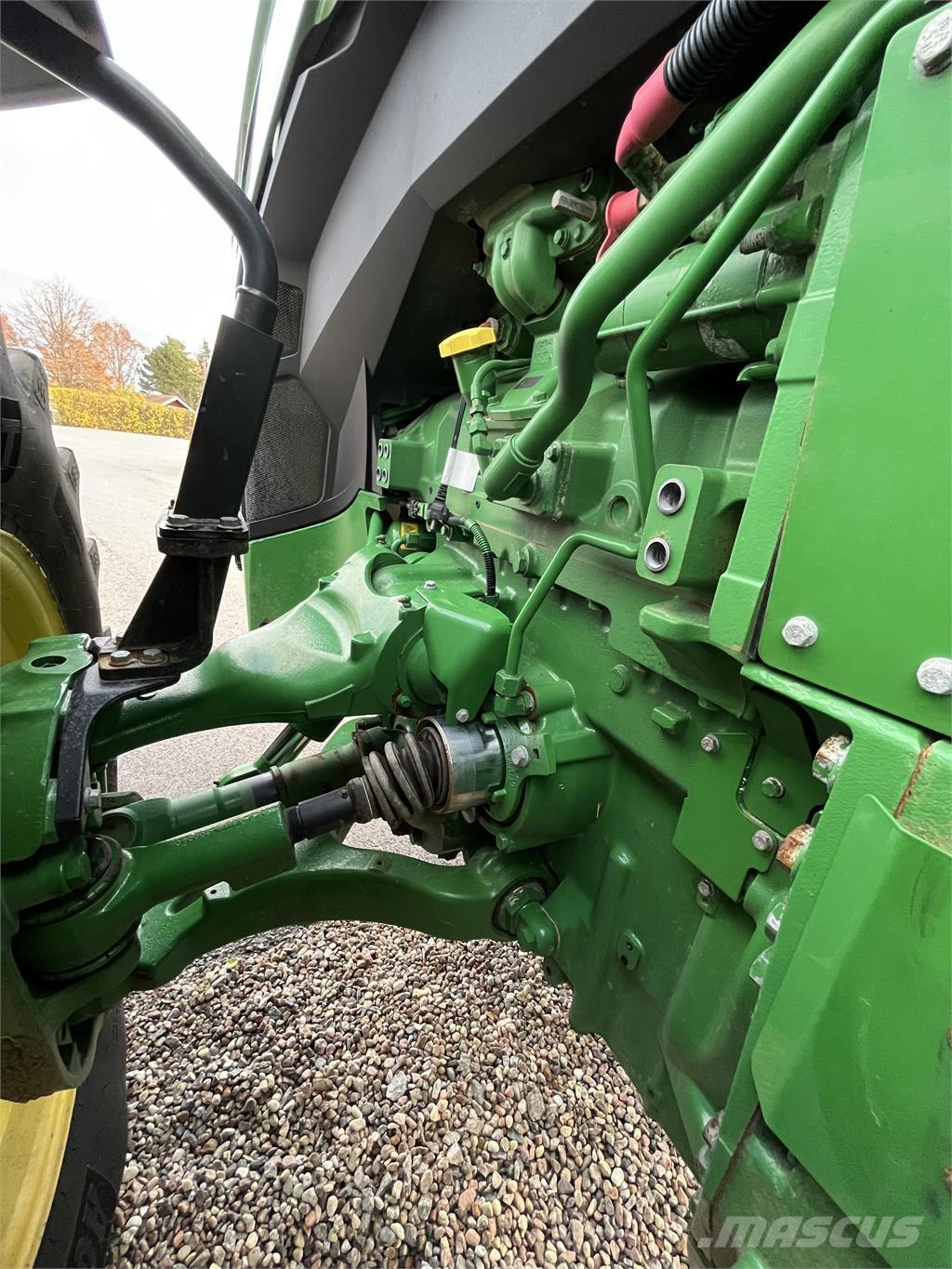 John Deere 8R 370 Трактори