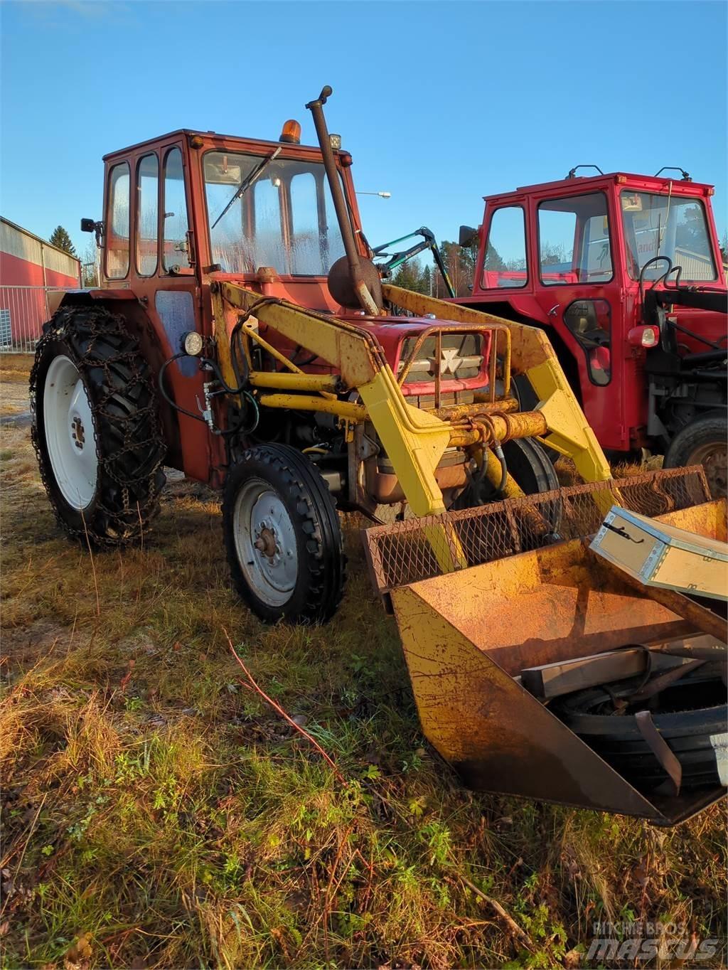 Massey Ferguson 135 Трактори