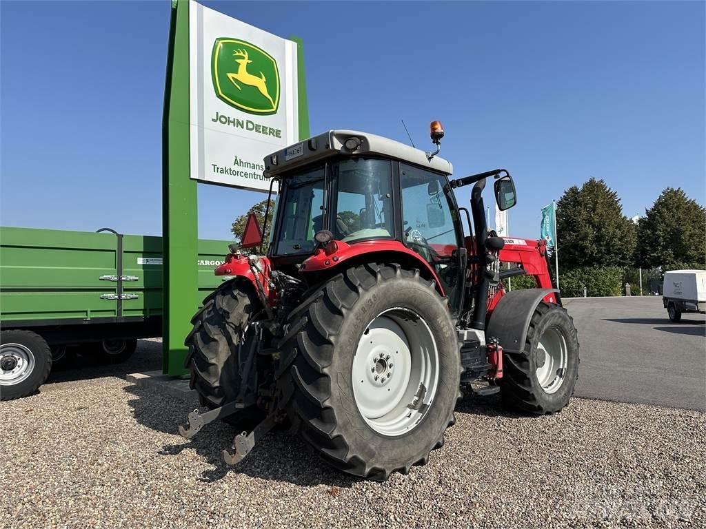 Massey Ferguson 5712 Трактори