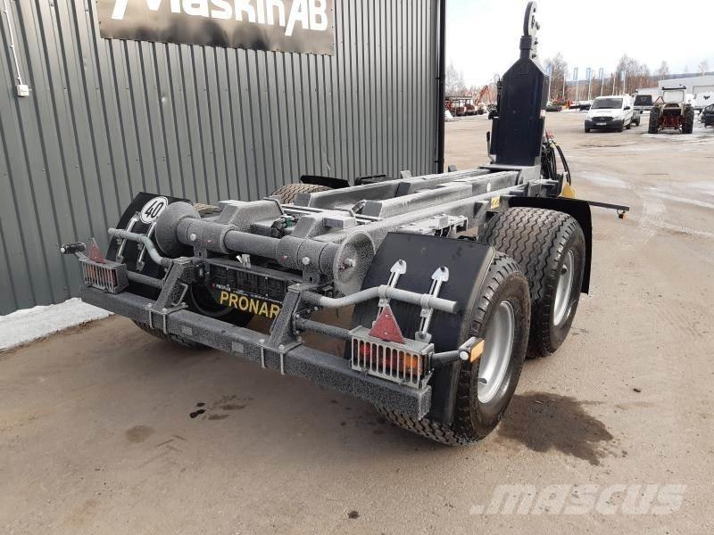 Pronar LASTVÄXLARE T185 Товарач със заден ексватор