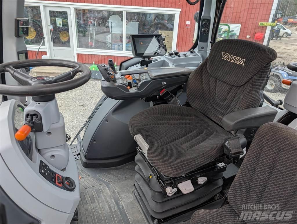 Valtra N154E Twintrac Трактори