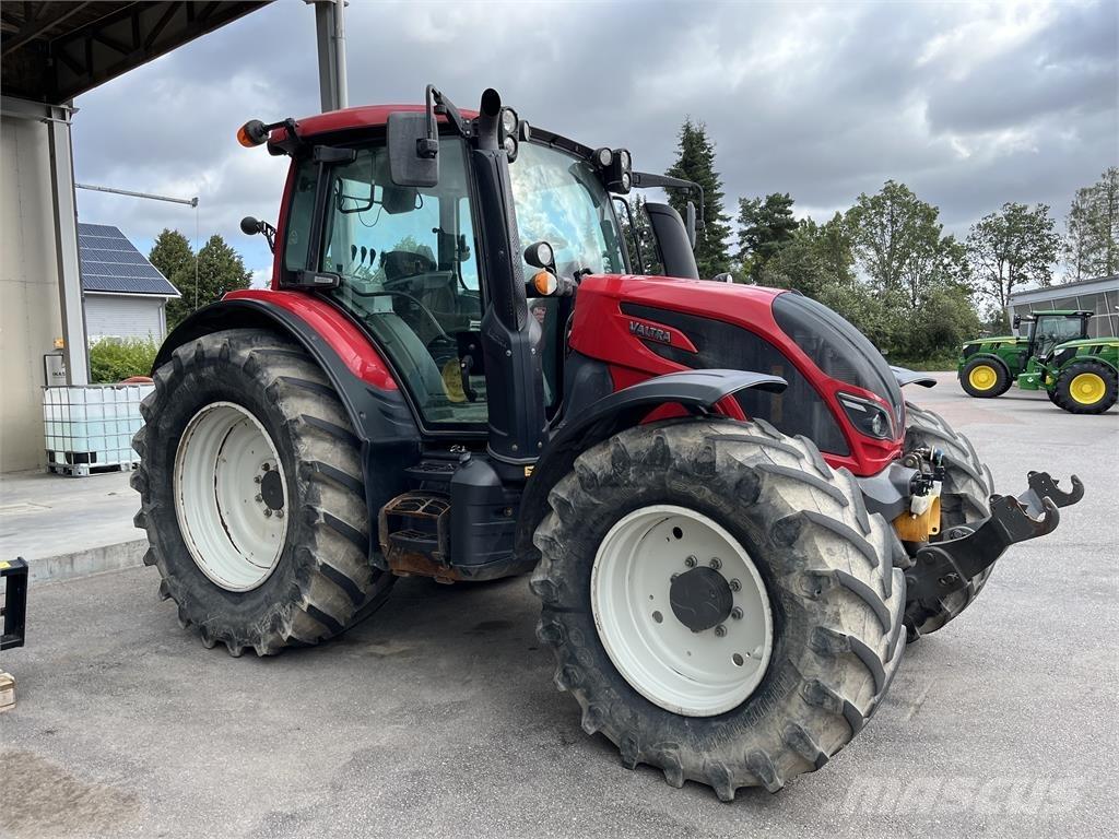 Valtra N174 Трактори