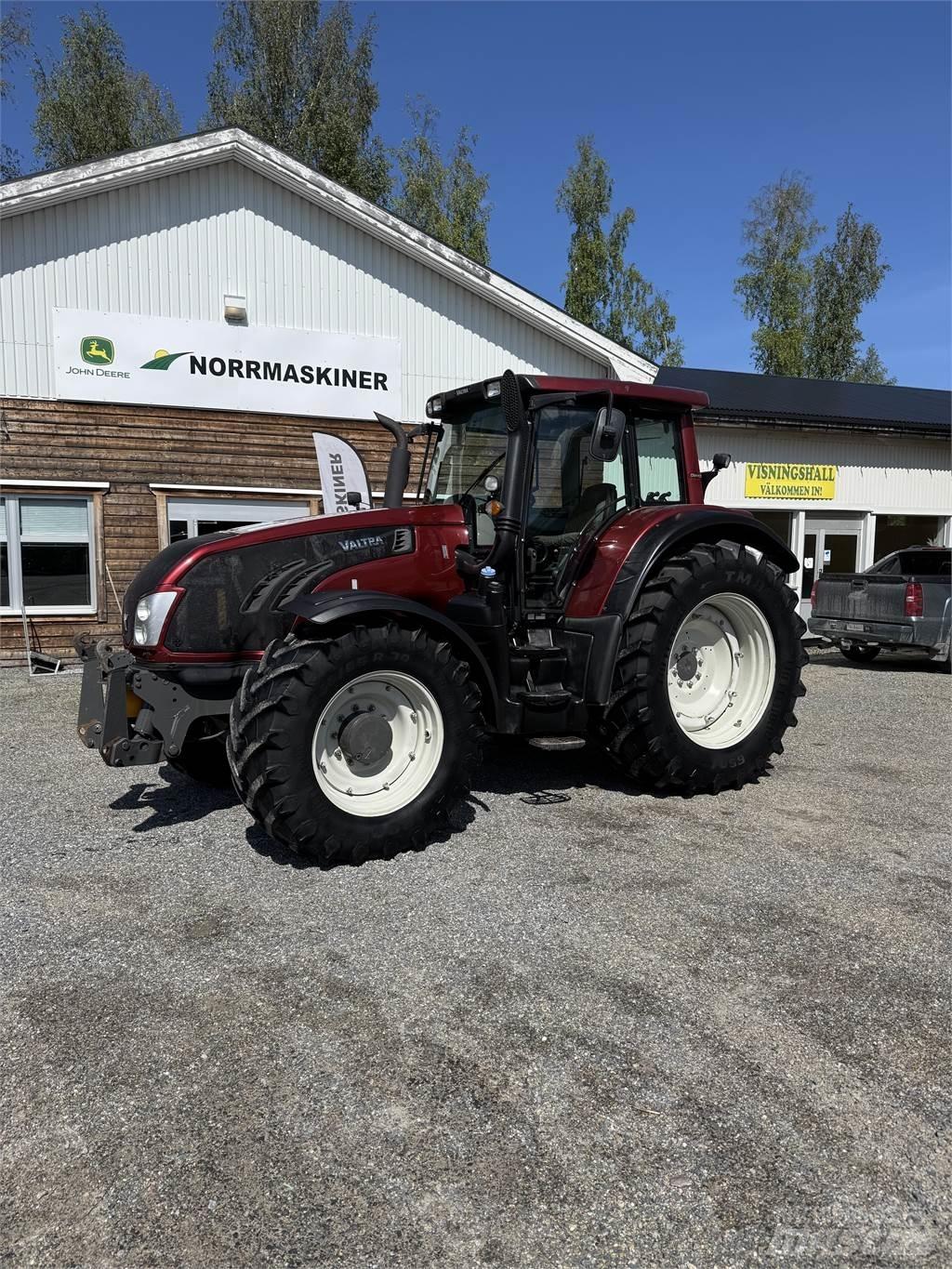 Valtra T203 Direct Трактори