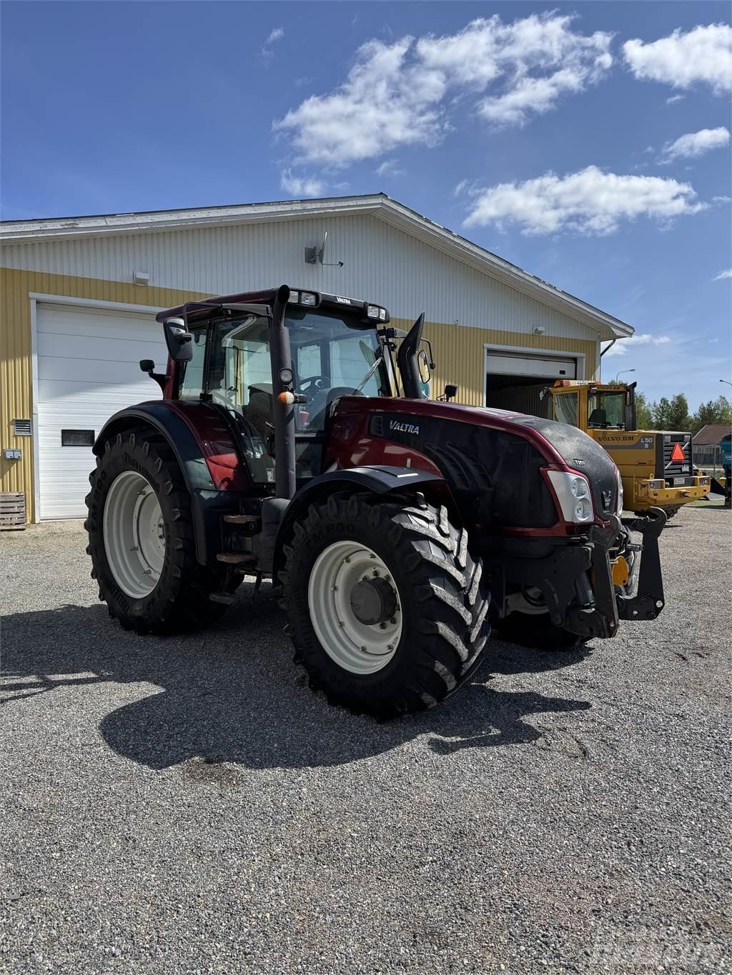 Valtra T203 Direct Трактори