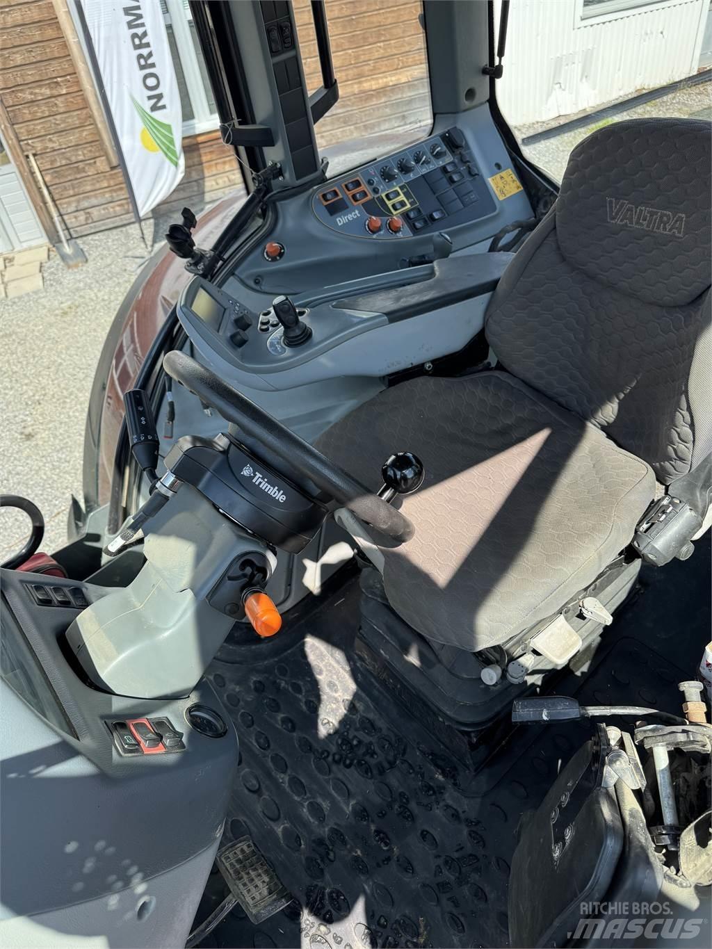 Valtra T203 Direct Трактори