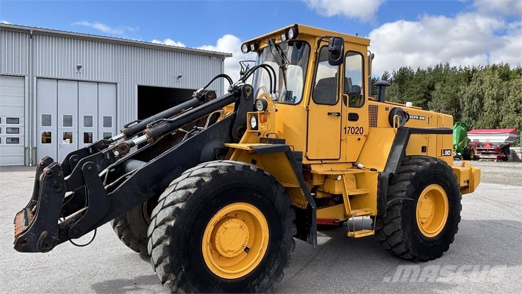 Volvo L90 LASTMASKIN Колесни товарачи