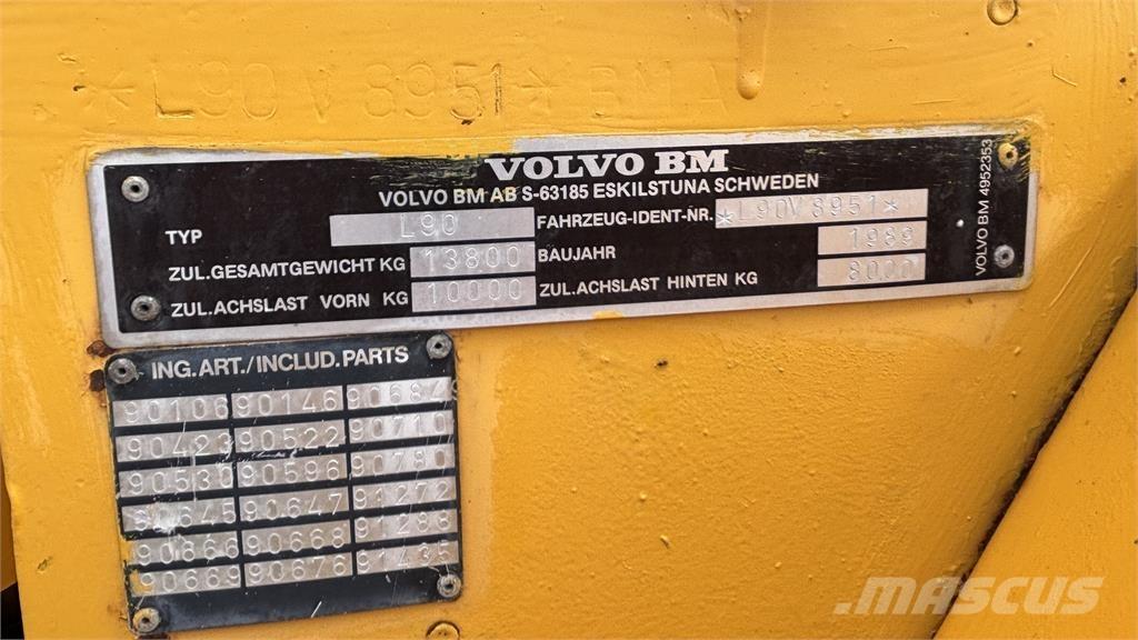 Volvo L90 LASTMASKIN Колесни товарачи