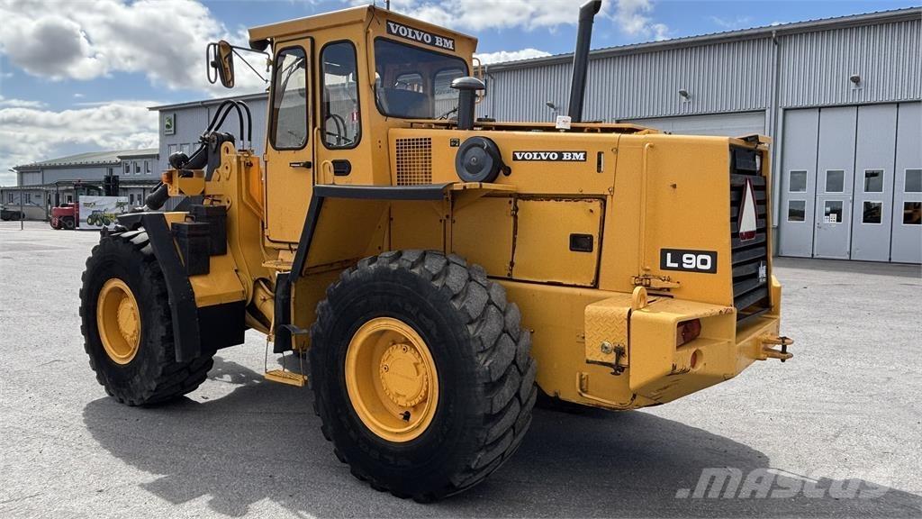 Volvo L90 LASTMASKIN Колесни товарачи