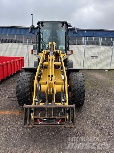 Yanmar V100 HJULLASTARE Колесни товарачи